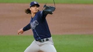 【MLB】154kmライナーが直撃！　投手の“背中トラップ打球処理”に米悲鳴「俺なら泣いてた」