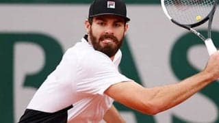  メドヴェデフを逆転で破り8強へ 