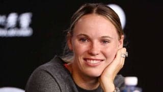 へそ出しの薄着で大丈夫？ウォズニアッキがキリマンジャロ登頂に成功