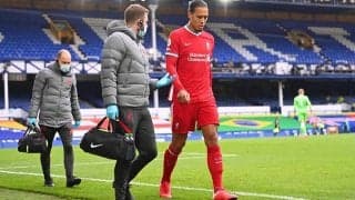 負傷交代のファン・ダイク、7～8カ月アウト？ 英メディアが重傷の可能性を主張