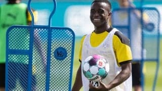 ドルトムントの新星、15歳FWムココがシャルケファンからの人種差別発言に大人の対応