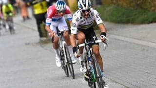 自転車レースでバイクと接触　骨折の世界王者に海外「不注意運転だ」「過失は明らか」