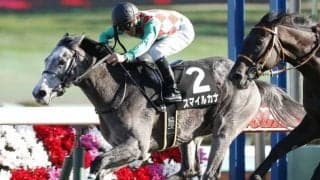 【富士S予想オッズ】3歳牝馬スマイルカナが人気の中心