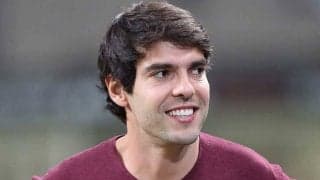 女性審判がカカと自撮り　試合中の“職権乱用”に海外再注目「これはジョークなの？」