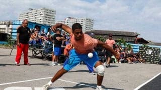 世界70か国以上で競技者急増中　手打ち野球の進化版「Baseball5」とは？