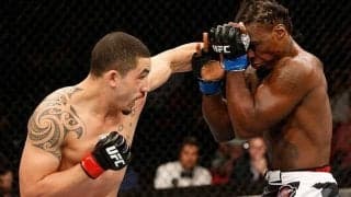 顔面膝蹴りからボッコボコ…UFC戦慄の9連打KOに海外再注目「野獣モード」「痛そう」