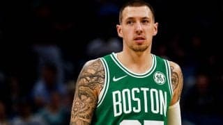 今季セルティックスの先発センターに定着したダニエル・タイスが左膝の手術に成功