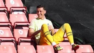 氷漬けのエジル、代理人がアーセナルを口撃 「ファンに真実を」