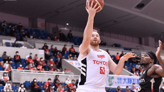 アルバルク東京が大阪エヴェッサに28点差の快勝、カークが今季最多の30得点