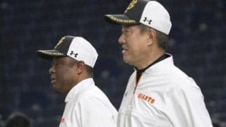 上手すぎるターレの運転…巨人クロマティ氏のグラウンド整備にファン「可愛い」