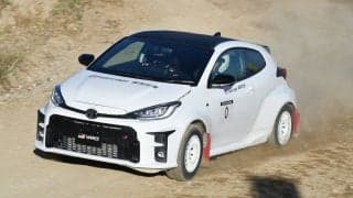 GRヤリス、全日本ダートラでテスト走行。詳細な仕様は不明。