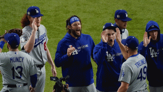 【MLB WS】ドジャースが32年ぶり世界一へ王手　カーショーPO13勝目＆最多207K、筒香は代打左飛