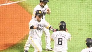 ソフトバンク3年ぶりVへ大きな追加点！　甲斐が2年連続2桁本塁打の10号2ラン