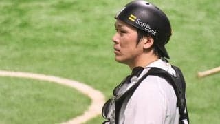 悩み、批判され、涙した…初の“優勝捕手”になった鷹・甲斐の胸中「なにくそ、と」