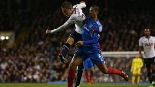 スカッとゴール！ 芸術点があるなら満点級！アイスランドの英雄の反転トラップ&ハーフボレー