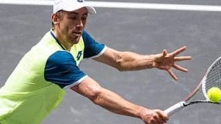  約3時間の死闘制し4強 