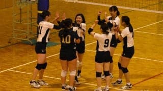 【バレーボール部女子】２部首位を撃破し、創部初１部昇格！