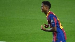 アンス・ファティが巨大ケーキで誕生日を祝う！SNSでは先輩と冗談も