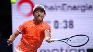 西岡良仁がじわじわ相手を追いつめ逆転。「ATP1000 パリ」で本戦初勝利飾る