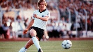 確信歩きが格好いい！“金髪の天使”シュスターの高速FK【ビューティフル・フリーキック】