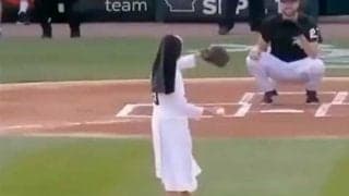 【MLB】スーパー修道女の完璧始球式が再脚光　ノーバウンド投球に「今でも史上屈指」