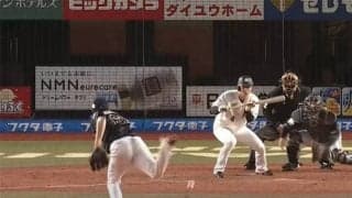 場内どよめいた“失投”でスクイズ回避…　捕ったオリ若月をファン称賛「よう止めたわ」