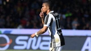 ユーベ時代のドグラス・コスタが、緩急自在のドリブルから決めた強烈ミドル【インクレディブル・ゴールズ】