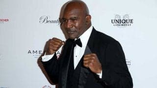 “還暦目前”ホリフィールド、逞しい広背筋のミット打ち28発に米反響「なんて野獣だ」