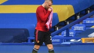 エバートン戦で負傷交代のショーが約1カ月離脱へ、CL残り3試合欠場か