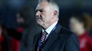 イングランドサッカー協会のクラーク会長が人種差別発言で辞任…