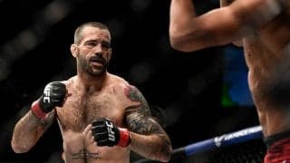 「史上最も残虐なヘルボー」　UFCで記憶に残る“戦慄肘打ち”は「1日中見ていられる」