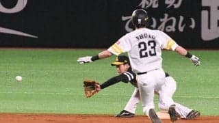 鷹・周東が2回も刺された！　“甲斐キャノン”ならぬ“海キャノン”が猛アピール