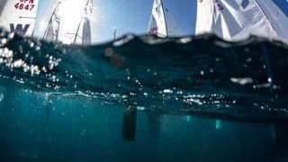 軽風の相模湾、岡田・外薗が一歩リード。全日本470選手権3日目