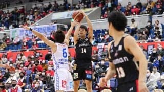 試合終盤に抜け出した大阪エヴェッサが島根スサノオマジックに競り勝ち