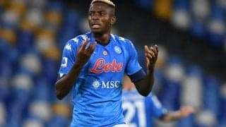 軽傷と報じられたオシムヘン、肩の脱臼で数週間離脱の可能性