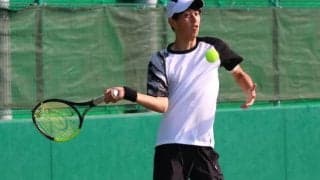 善戦するも男子単は２選手、女子複は１組が敗退。シード勢は３選手が盤石の試合運びで３回戦へ