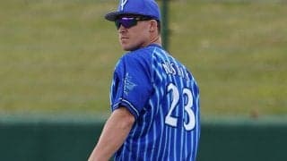 DeNAオースティンの美人妻、ラブラブ写真公開も猛トレ予告「準備できている？」