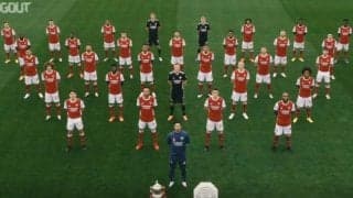 アーセナルがファーストチーム全員の集合写真を公開！そこにエジルの姿は？