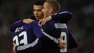 シャビ・アロンソのロングフィードをエジルがジャンピングヒールパス！2人の名手が決めたコンビアシスト【ベスト・アシスト】