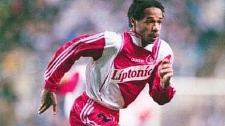 18歳のアンリが角度のない位置から叩き込んだ華麗なプロ初ゴール【ファースト・ゴールズ】