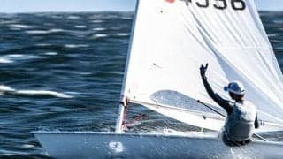 三重県津に強風吹き荒れる。レーザー全日本選手権最終日