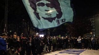 「今は涙する時」マラドーナに愛され、マラドーナを愛したナポリは言葉を失う