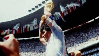 「初めてプロの選手で憧れて、真似した」日本代表MF乾貴士もマラドーナ氏の急逝を追悼