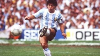 【名場面】“神の手”からわずか4分後 マラドーナが本当の“神”になった 「伝説の5人抜き」(動画あり)