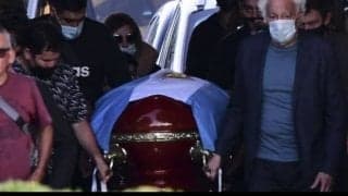 マラドーナの遺体と記念撮影したスタッフが謝罪...脅迫を受けていることも明かす