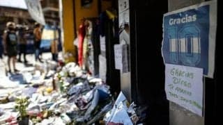 マラドーナの遺体と写真撮影した1人が警察署に出頭