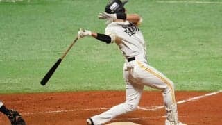 「何度見ても訳分からん」鷹柳田、片手1本に片膝付き…20年“変態打ち”まとめ