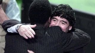 マラドーナ急逝から1週間、盟友ペレが改めて追悼「今日で君がいなくなってから7日が経った…」