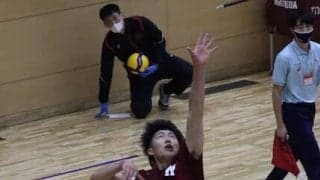 サーブやブロック、多彩な攻撃で制す　近大に圧勝し準決勝へ駒を進めた！
