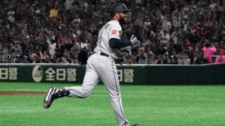 燕に新助っ人3選手、ロッテ3人と西武守護神が残留…各球団発表、4日の去就は？